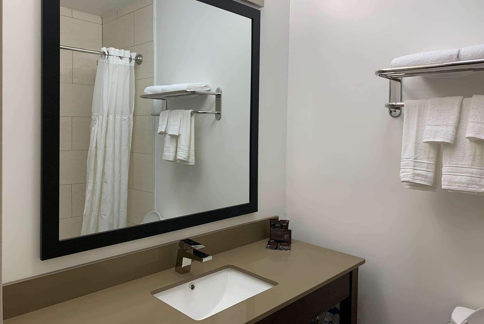 Wingate By Wyndham Jfk Airport, Far Rockaway Ny Hotel Ню Йорк Екстериор снимка